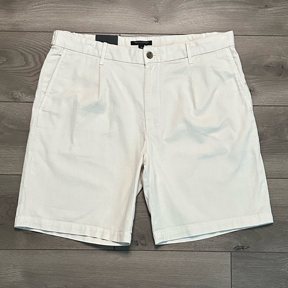 Banana Republic‎ Pleated Tan Casual Shorts Size 36